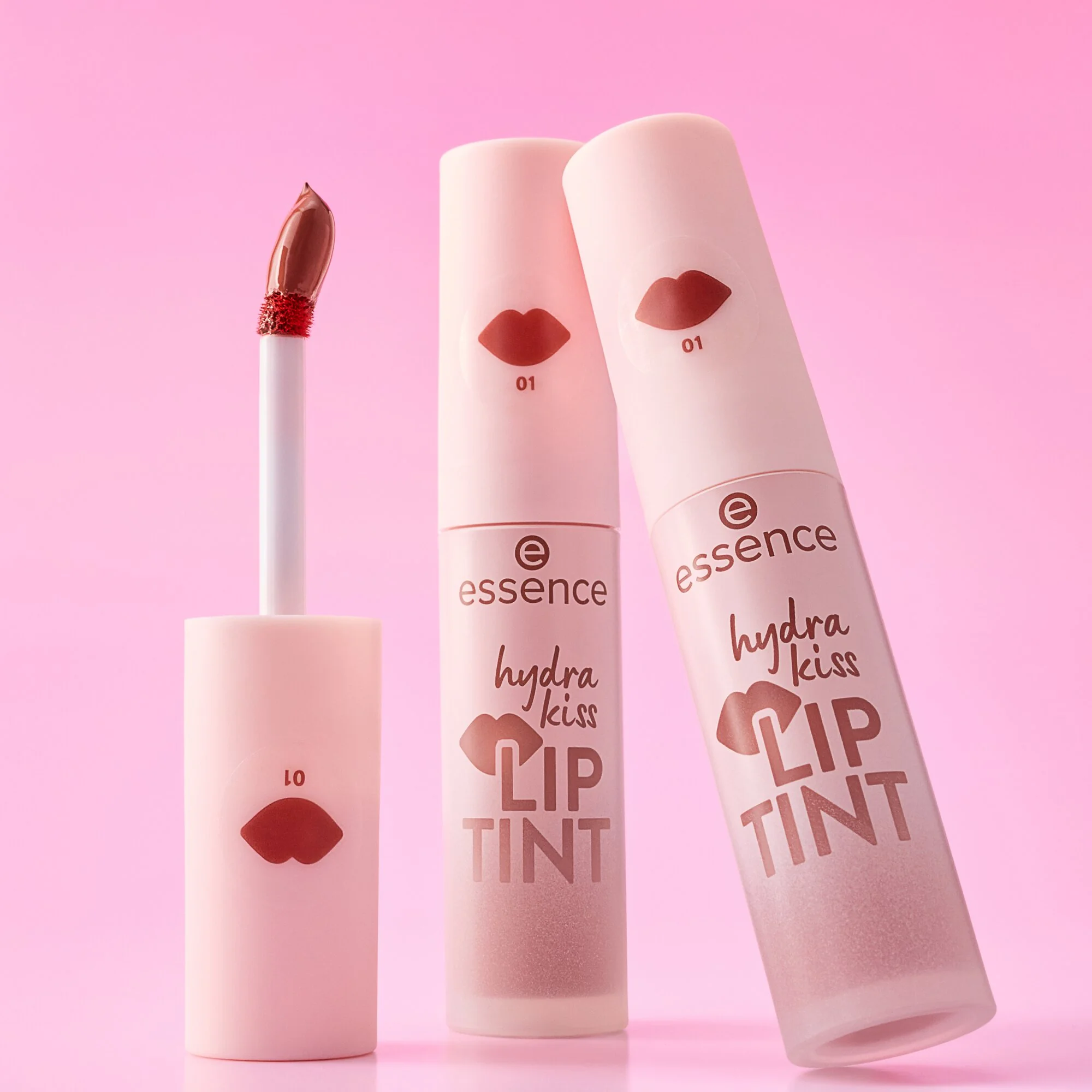 Essence Hydra Kiss Lip Tint tint do ust 01 Blushing Nude, 4 ml