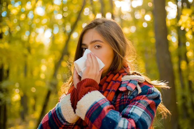 Jak odróżnić alergię od przeziębienia? Naucz się rozróżniać objawy!