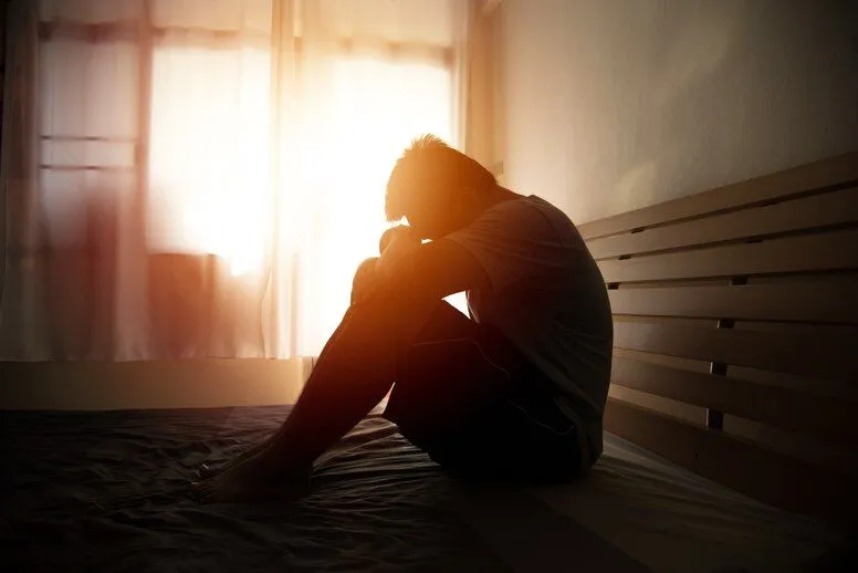 Depresja – przyczyny, objawy i leczenie. Jak pomóc osobie z depresją?