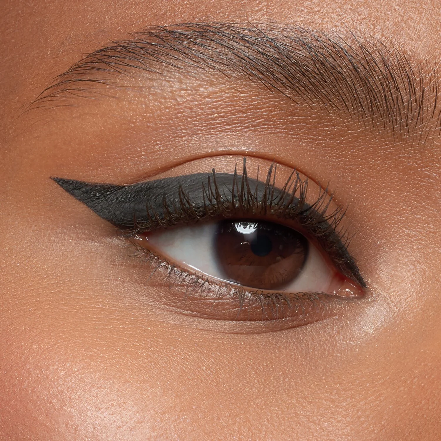 Esscence Eyeliner dip 24h long-lasting eyeliner w płynie, wodoodporny, 01, 3 ml