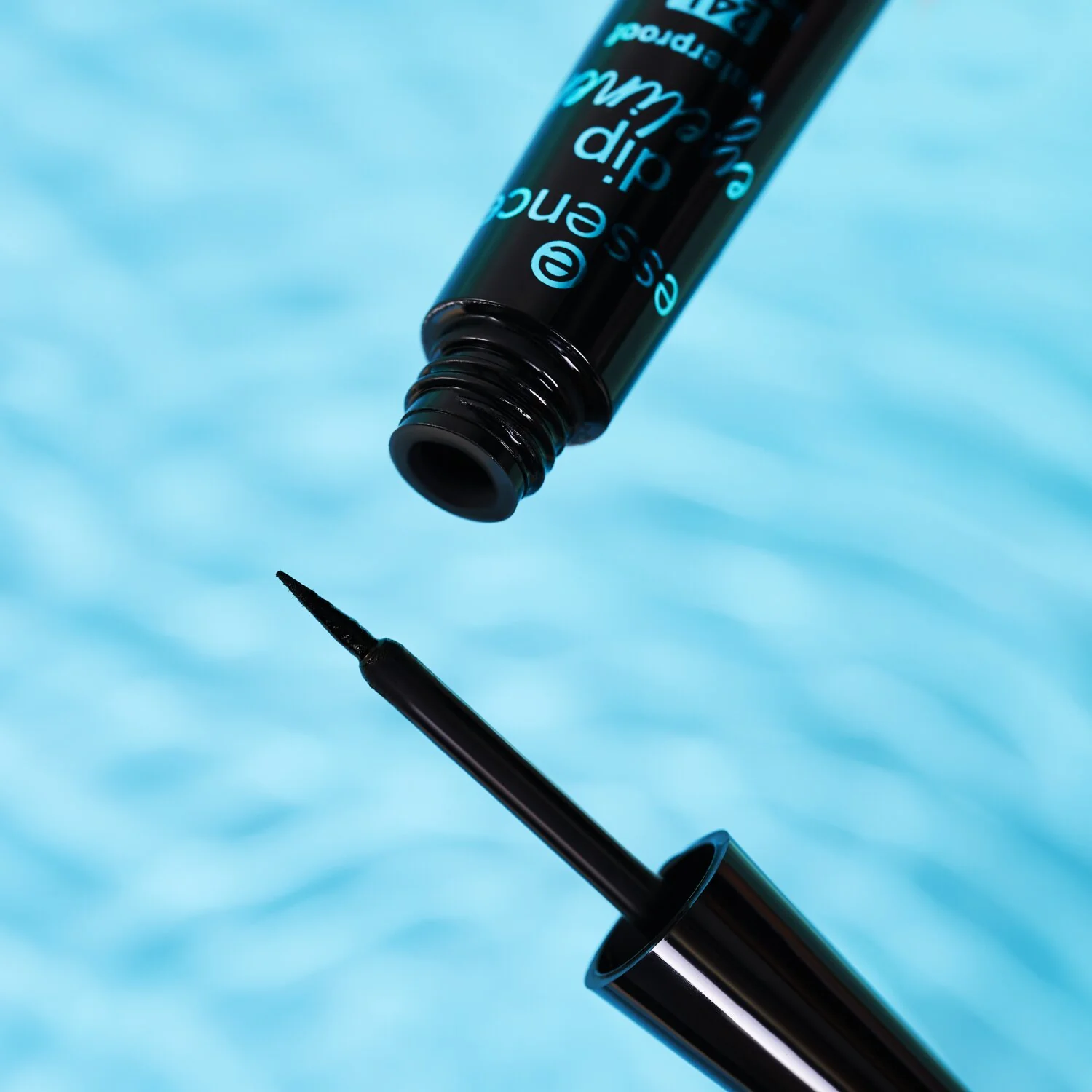 Esscence Eyeliner dip 24h long-lasting eyeliner w płynie, wodoodporny, 01, 3 ml
