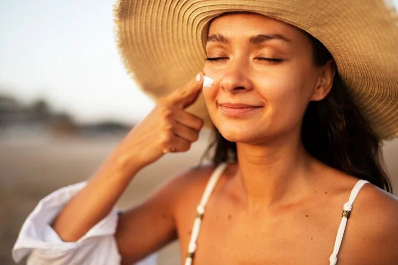 Jak często reaplikować SPF? Jak często reaplikować SPF?