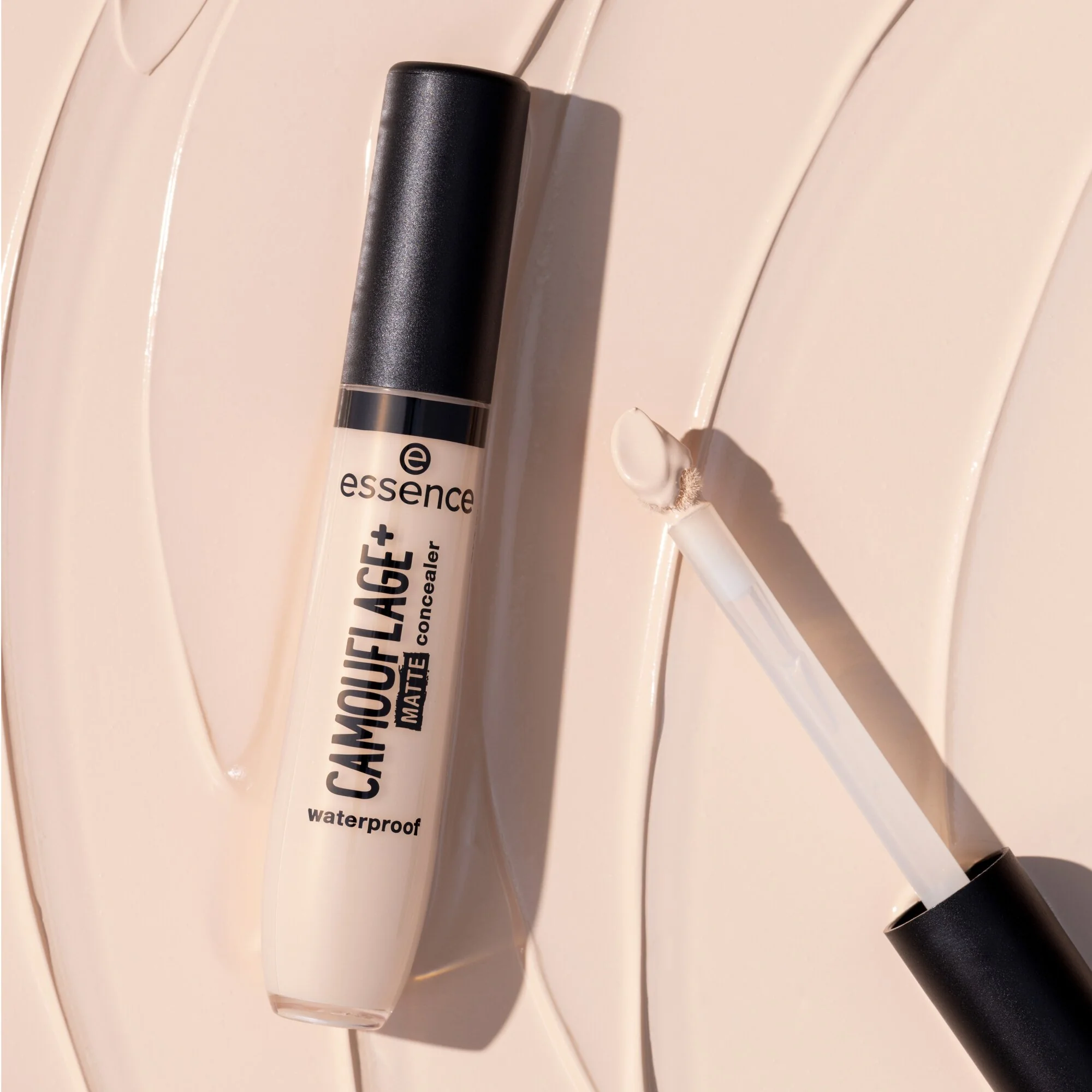 Essence Camouflage+ Matte korektor matujący 20, 8 ml