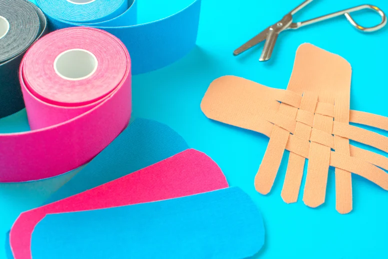 Kinesiotaping – czym jest i jak działa plastrowanie dynamiczne Kinesiotaping – czym jest i jak działa plastrowanie dynamiczne