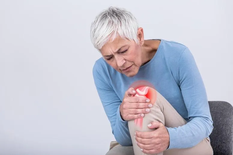 Gonartroza kolana – co to jest, jakie są jej przyczyny i objawy?