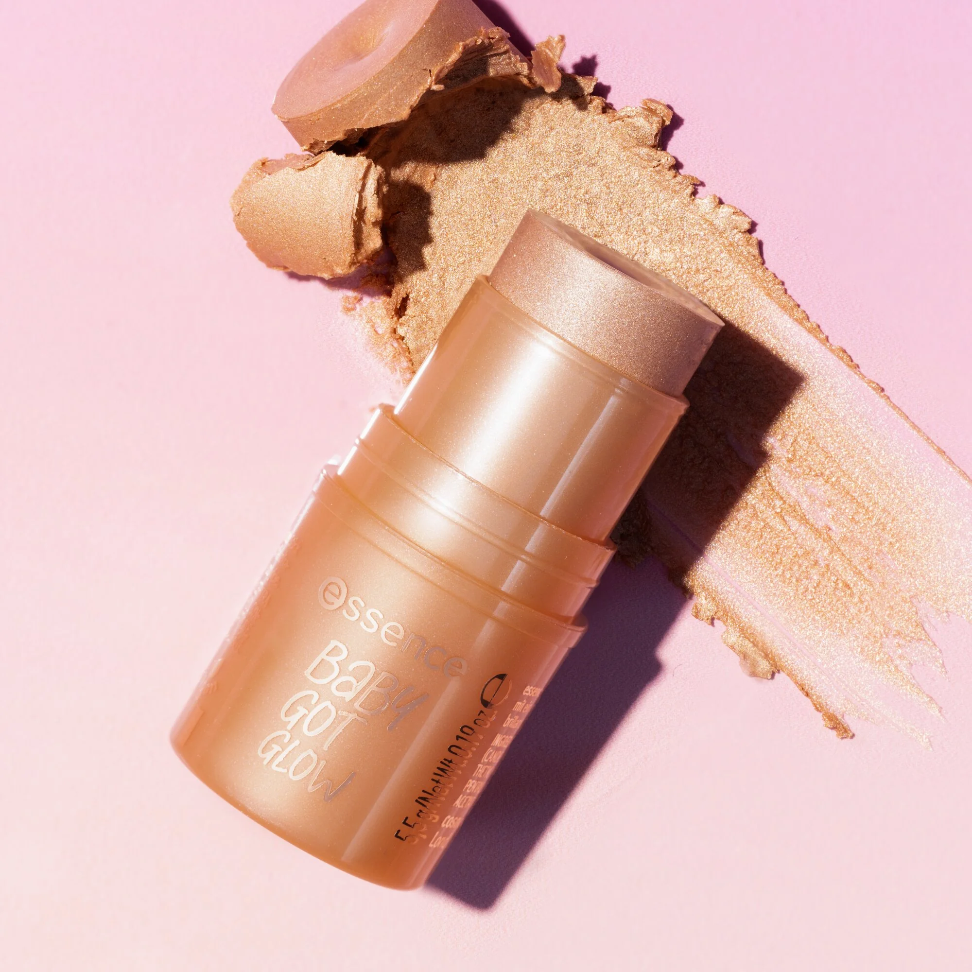 Essence Baby Got Glow rozświetlacz w sztyfcie 10 Golden Aura, 5,5 g