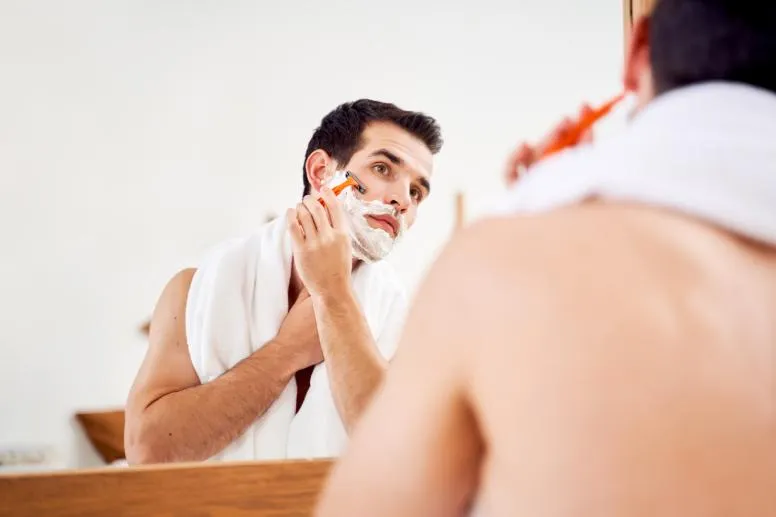 Pielęgnacja twarzy mężczyzn – instrukcja krok po kroku