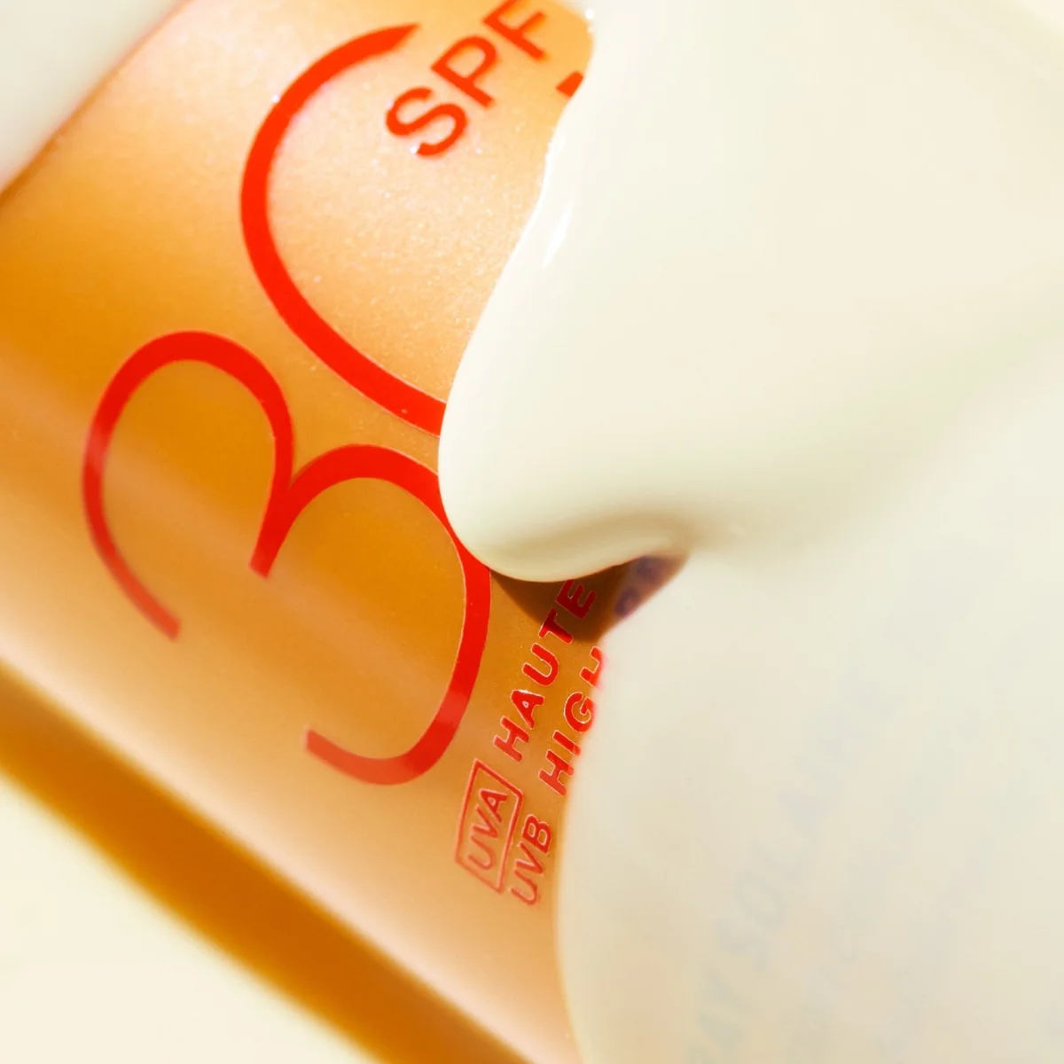 Nuxe Sun mleczko w sprayu do opalania twarzy i ciała SPF 30, 150 ml