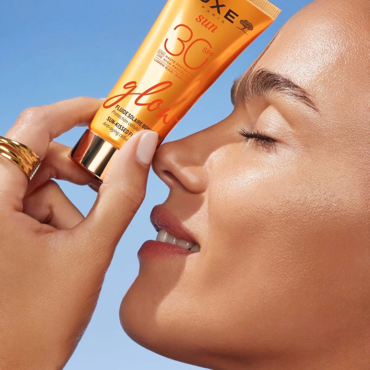 Nuxe Sun Glow fluid glow z efektem skóry muśniętej słońcem SPF 30, 40 ml