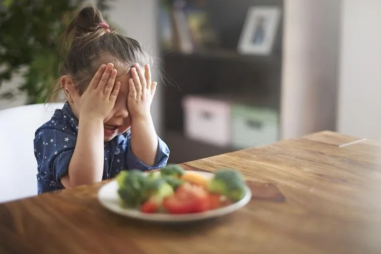 Brak apetytu u dzieci i nastolatków. Z czego może wynikać?