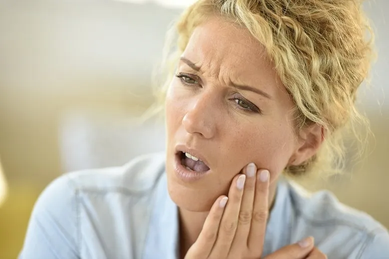„Ząbkowanie u dorosłych": Co robić, gdy wyrzynanie ósemek nie daje Ci spać?