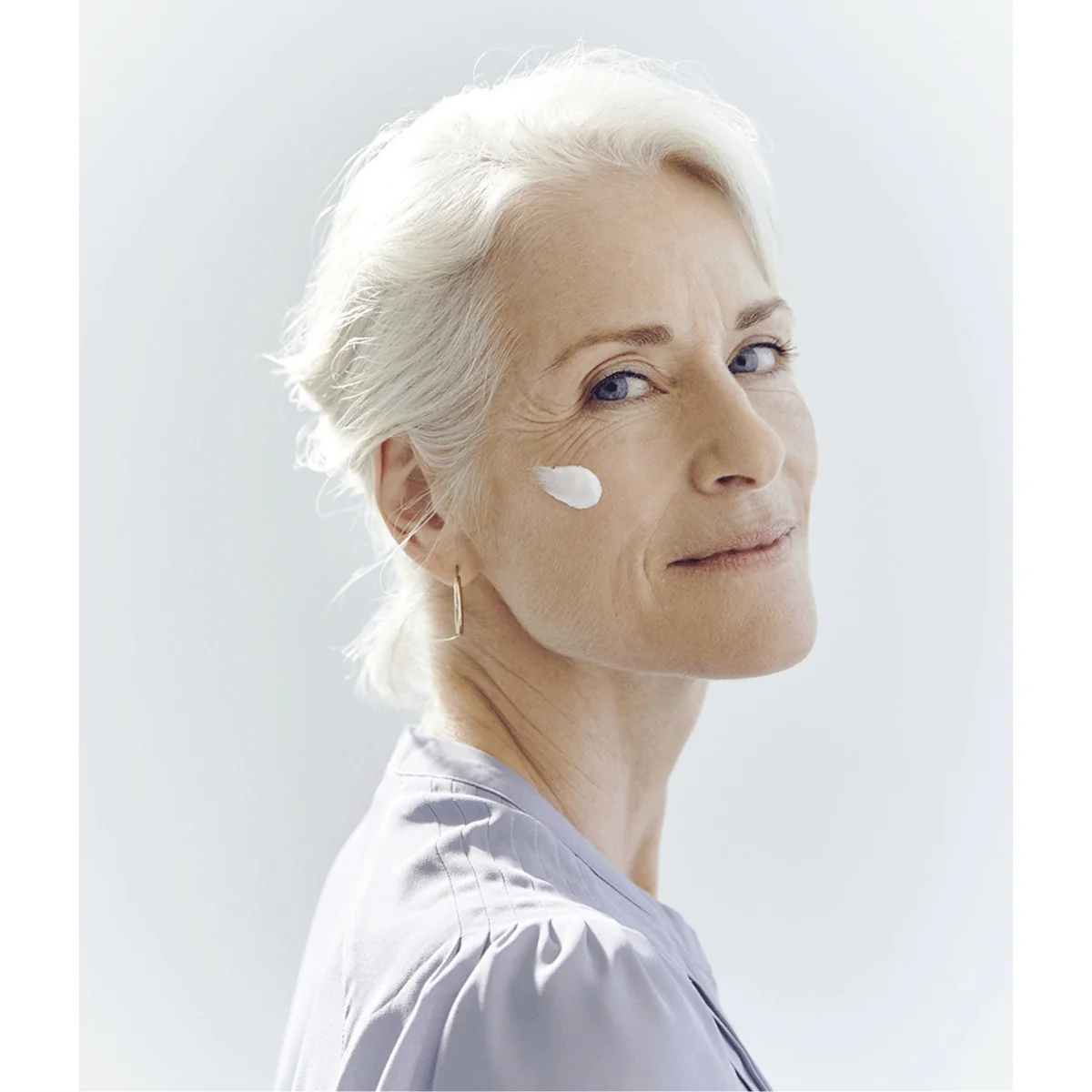 Nivea Przeciwzmarszczkowy + Modelujący krem na noc 65+, 50 ml