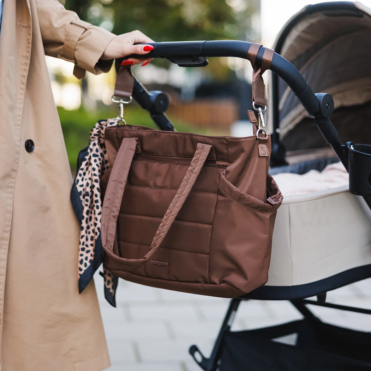Babyono torba podróżna dla mamy i taty Cami, czekoladowa, 1 sztuka