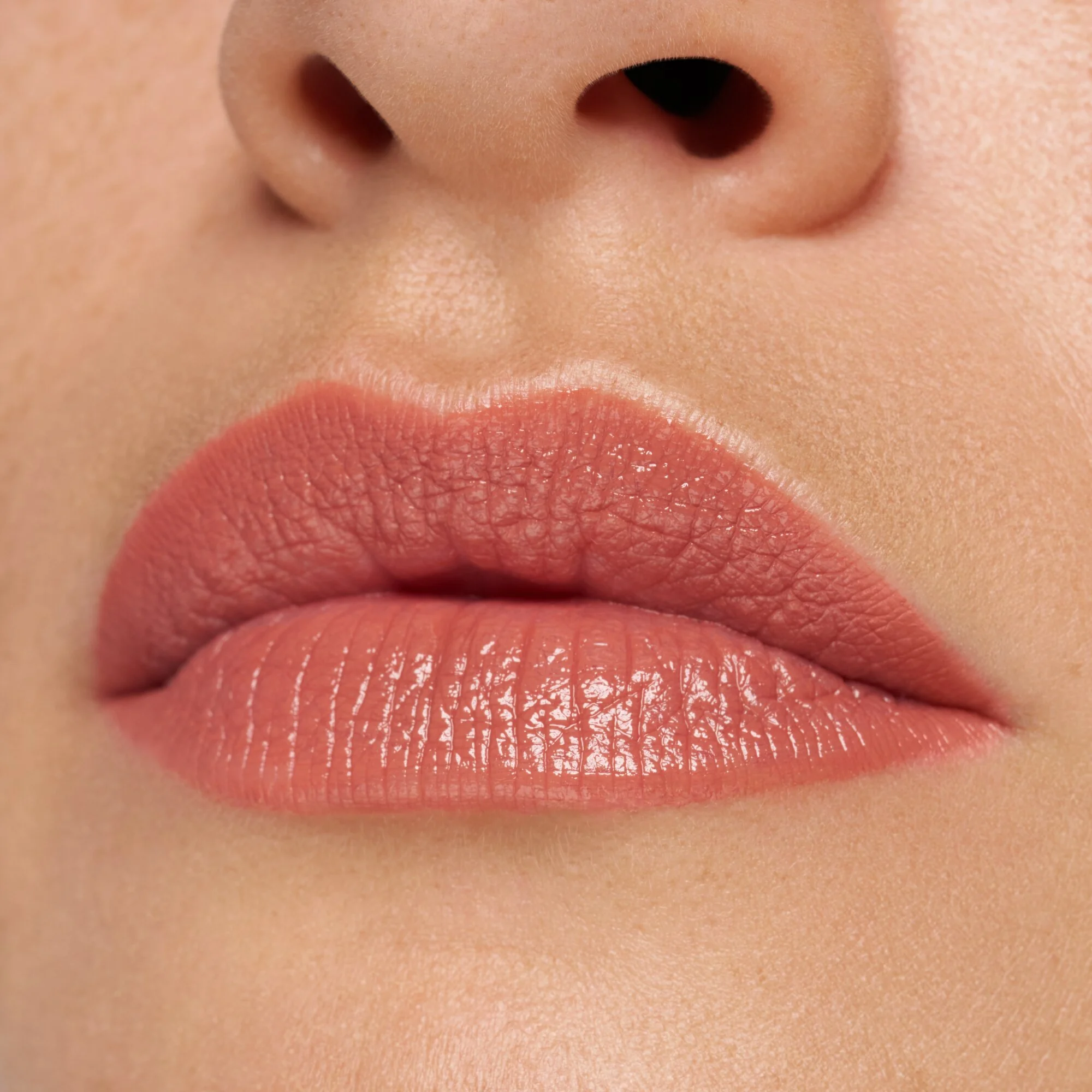 Essence Satin Glow pomadka do ust 01, 3,5 g