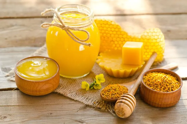 Wosk pszczeli w kosmetyce – dlaczego warto go szukać w kosmetykach?
