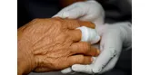 „Niegojące się” rany u osób starszych. Skąd się biorą?