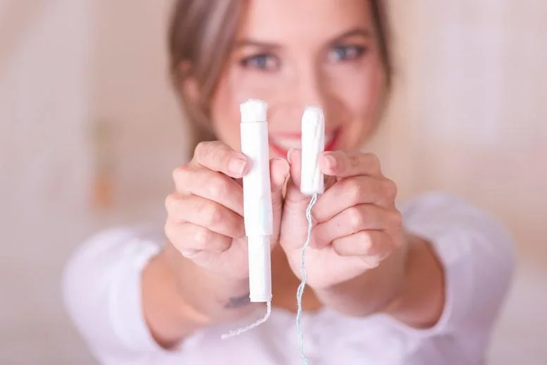 Jak założyć tampon?