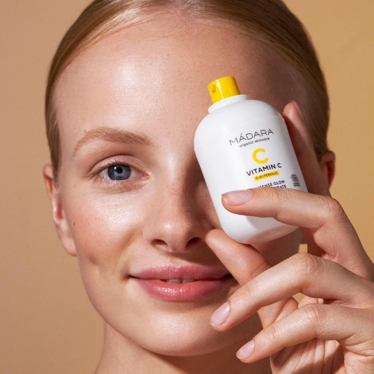 Madara Vitamin C Intense GLOW rozjaśniający koncentrat z wit. C, 30 ml