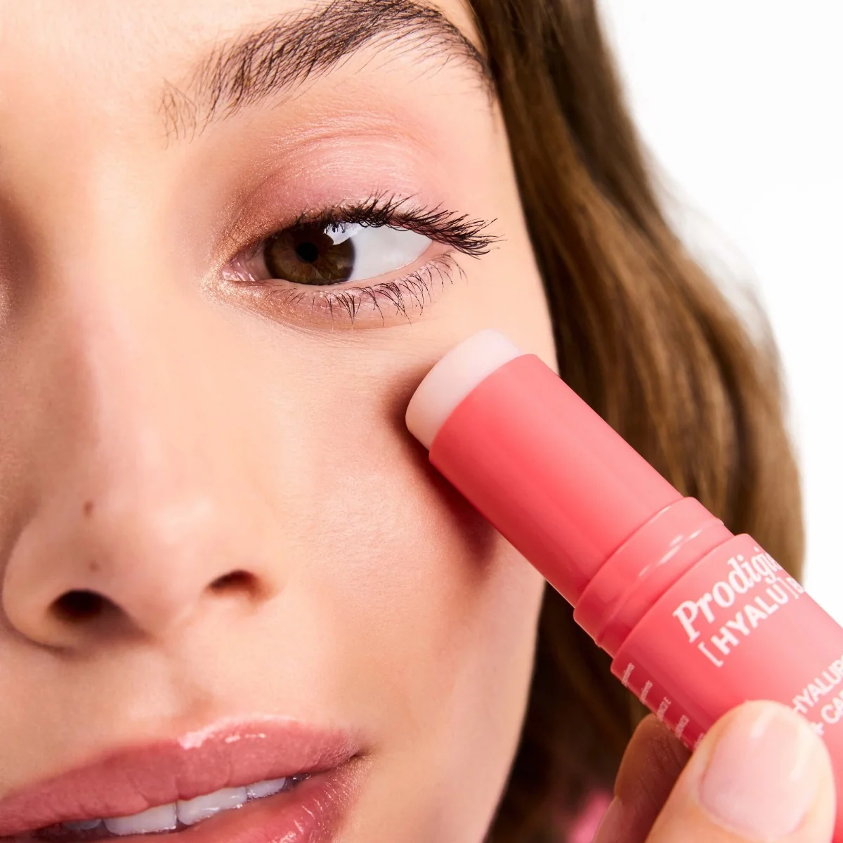 Nuxe Prodigieuse® [Hyalu] Boost nawilżający sztyft rewitalizujący pod oczy, 30 ml