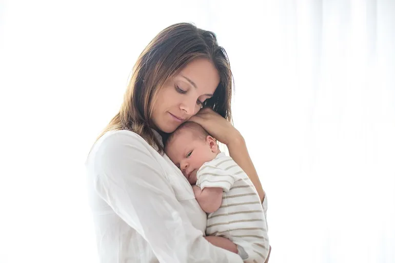 el instinto maternal de una mujer 