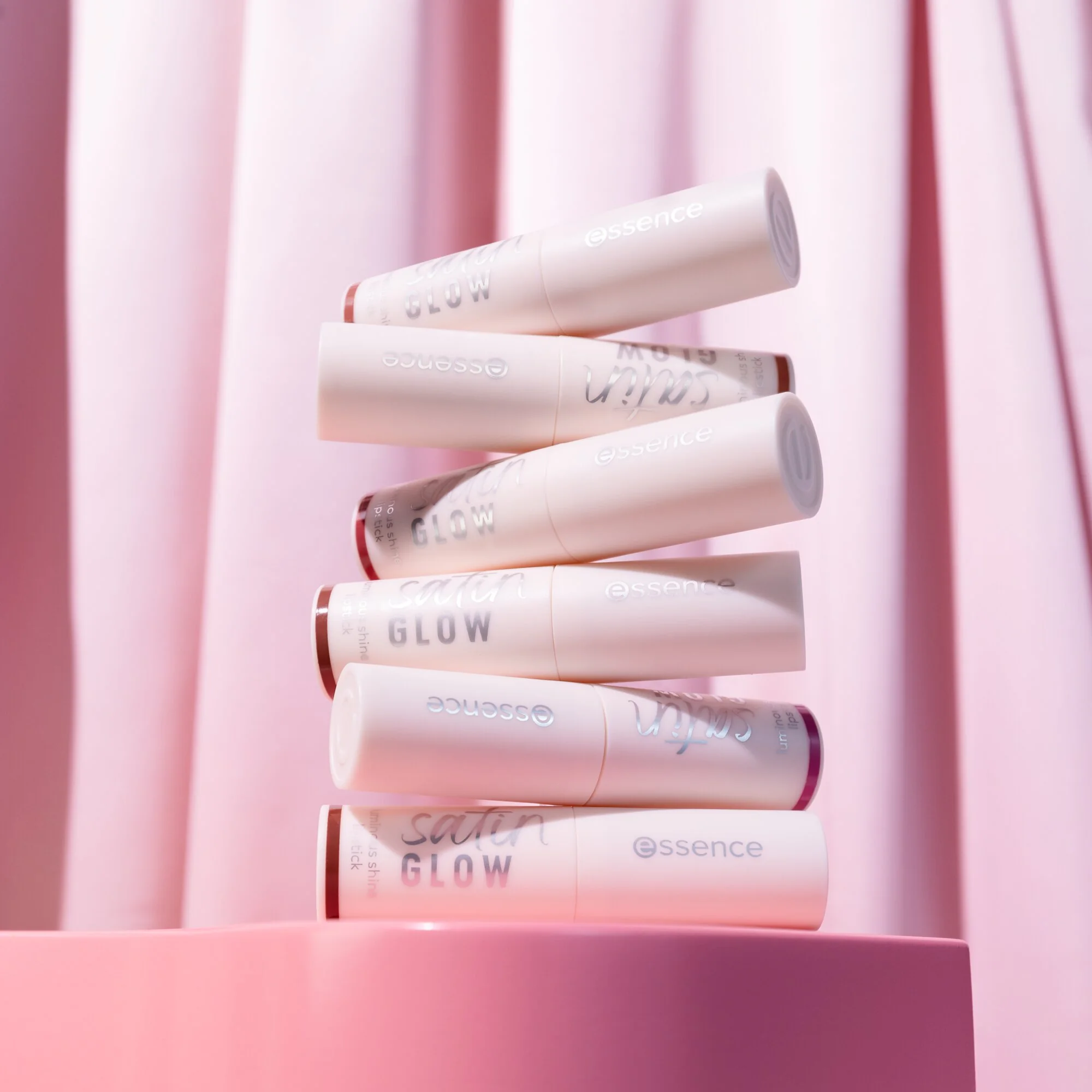 Essence Satin Glow pomadka do ust 02, 3,5 g