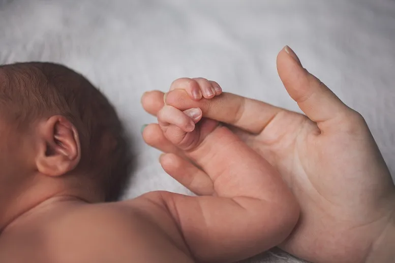 Co czuje mama, gdy po raz pierwszy widzi dziecko po porodzie?