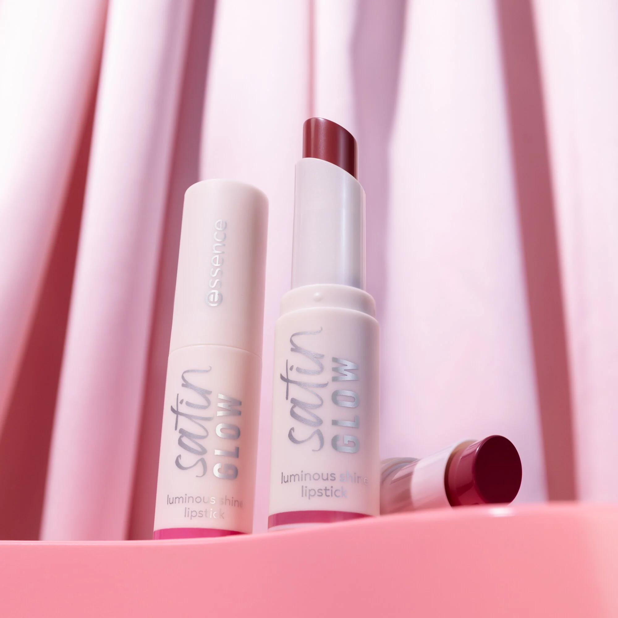 Essence Satin Glow pomadka do ust 01, 3,5 g