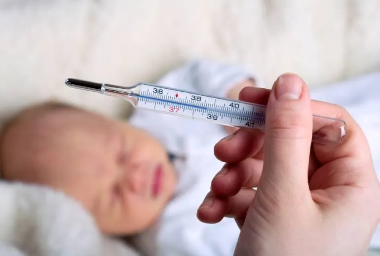 Przeziębienie u niemowlaka - co robić? Farmaceuta radzi