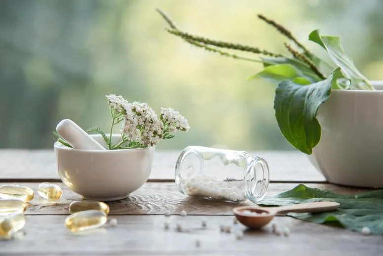 Homeopatia – co to jest i kiedy może Ci pomóc? Eksperci tłumaczą
