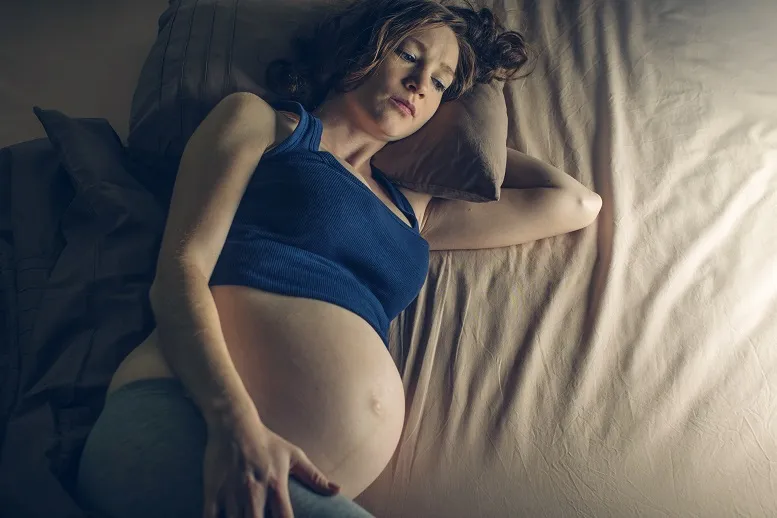 Problemy ze snem w ciąży: dlaczego maluch nie daje Ci spać zanim się urodzi?