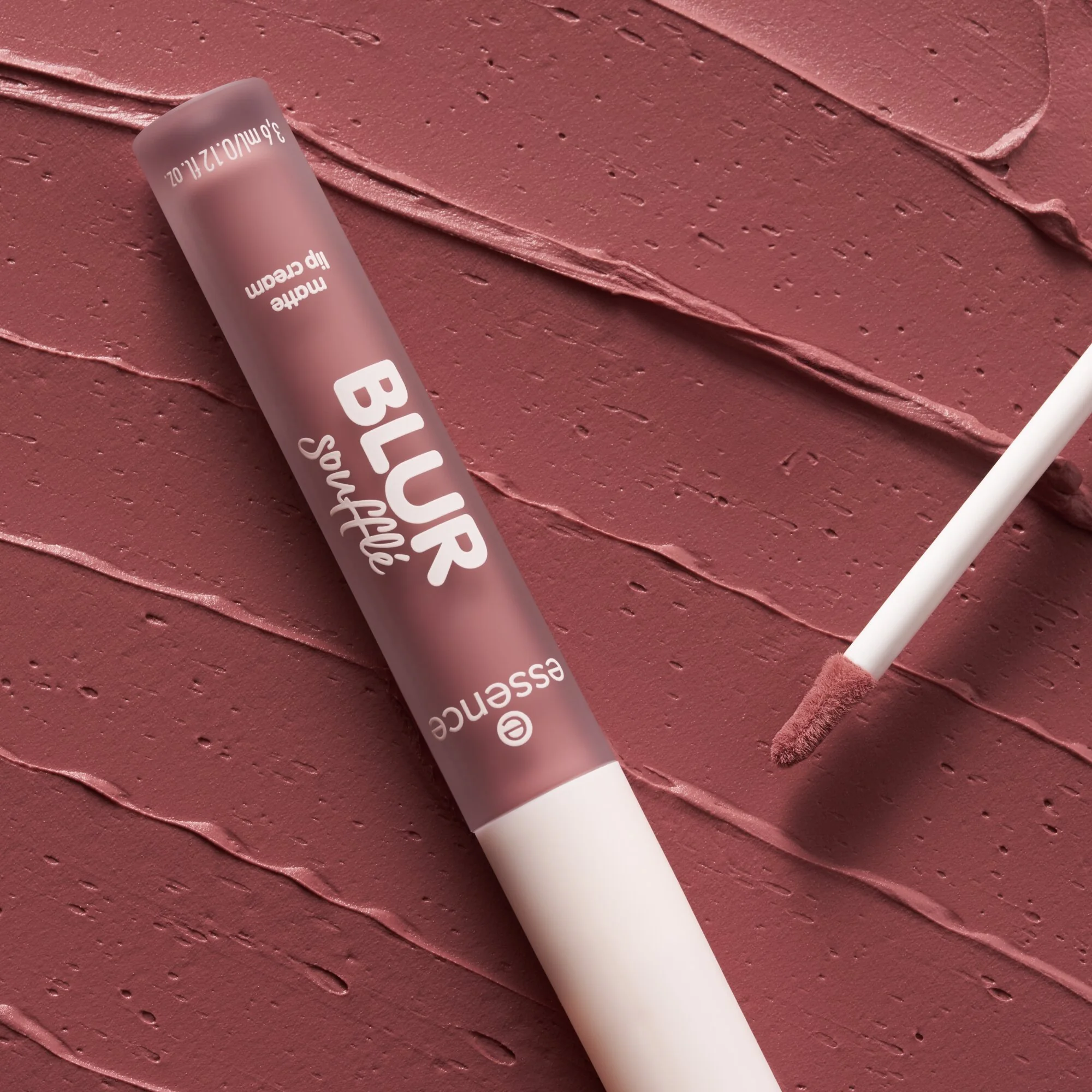 Essence Blur Soufflé Matte Lip Cream matowa pomadka do ust 06, 3,6 ml