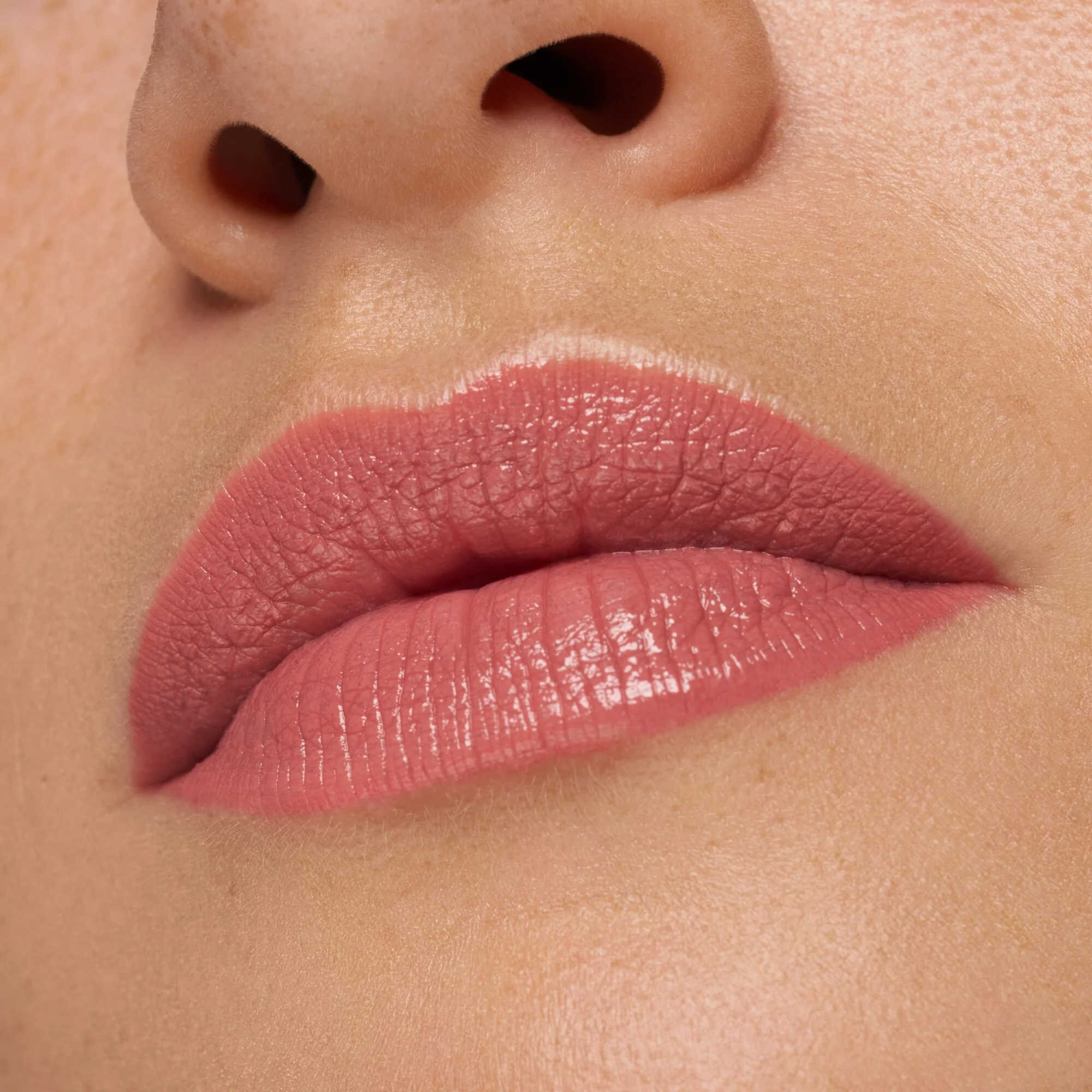 Essence Satin Glow pomadka do ust 02, 3,5 g