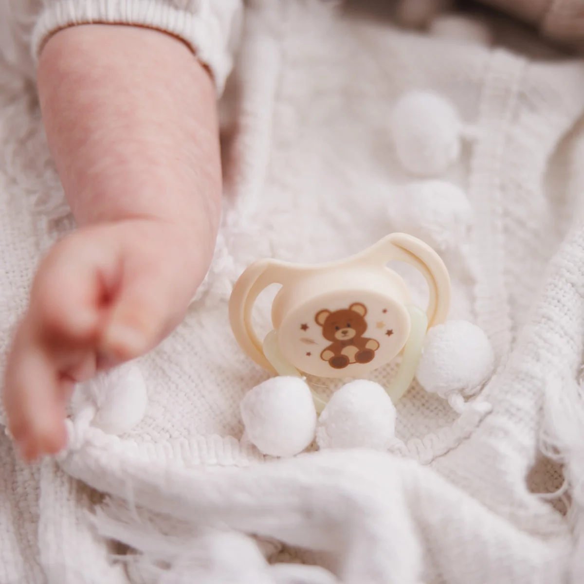 Babyono silikonowy smoczek symetryczny 0-6 m, 2 sztuki