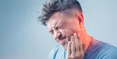 Ból zęba – jakie mogą być przyczyny i jak sobie z nim radzić domowymi sposobami?