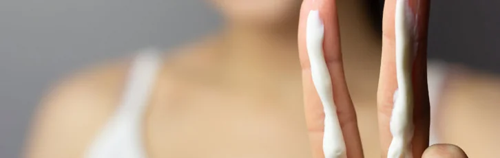 SPF 30 czy SPF 50 – który krem z filtrem wybrać na lato?
