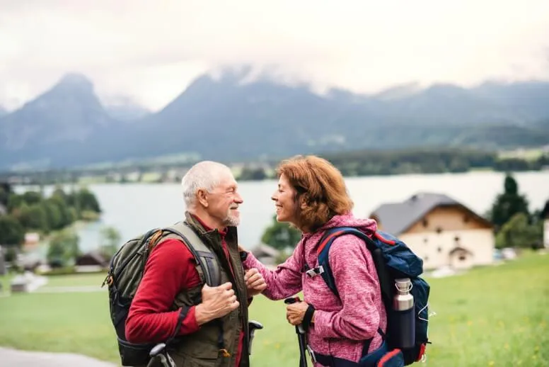 Turystyka aktywna dla seniorów – zwiedzaj i uprawiaj sport jednocześnie!