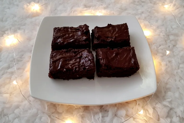 Piernikowe brownie z ciecierzycy, czyli przepis na zdrowe święta!