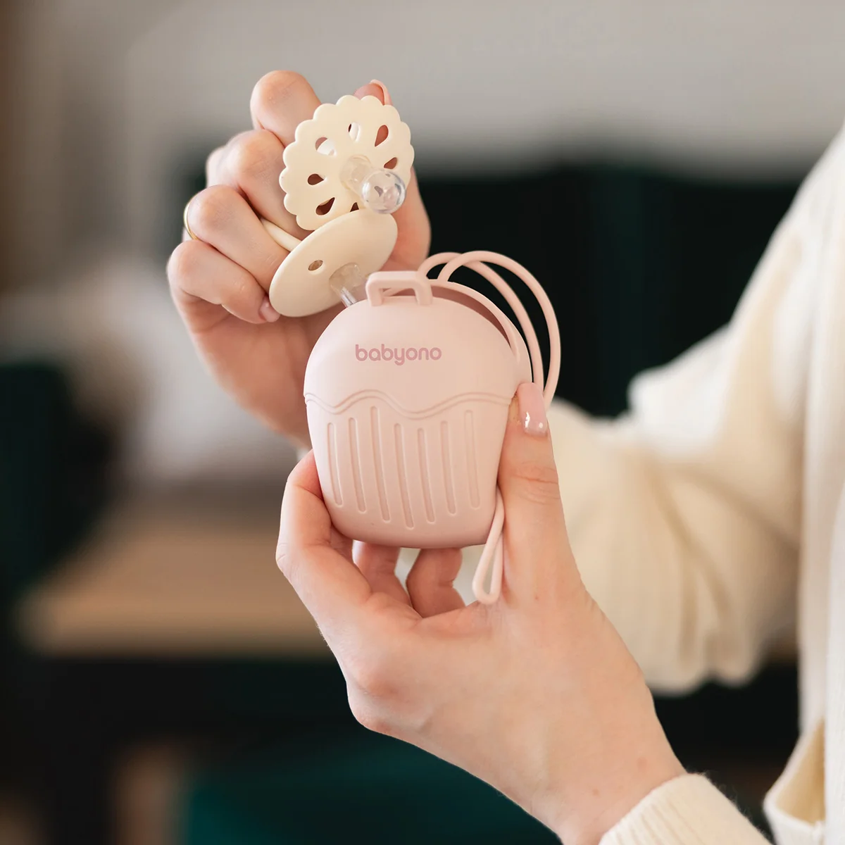 Babyono silikonowy pojemnik na smoczek różowy, 1 sztuka