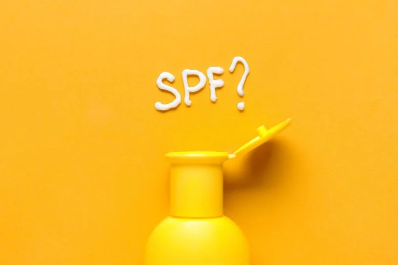 Co oznaczają symbole na produktach przeciwsłonecznych?