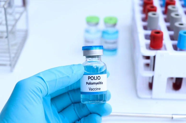 Szczepionka na polio – kiedy warto zaszczepić się na chorobę Heinego-Medina?