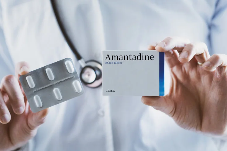 Amantadyna – kiedy się ją stosuje i jak działa dawny lek na grypę?