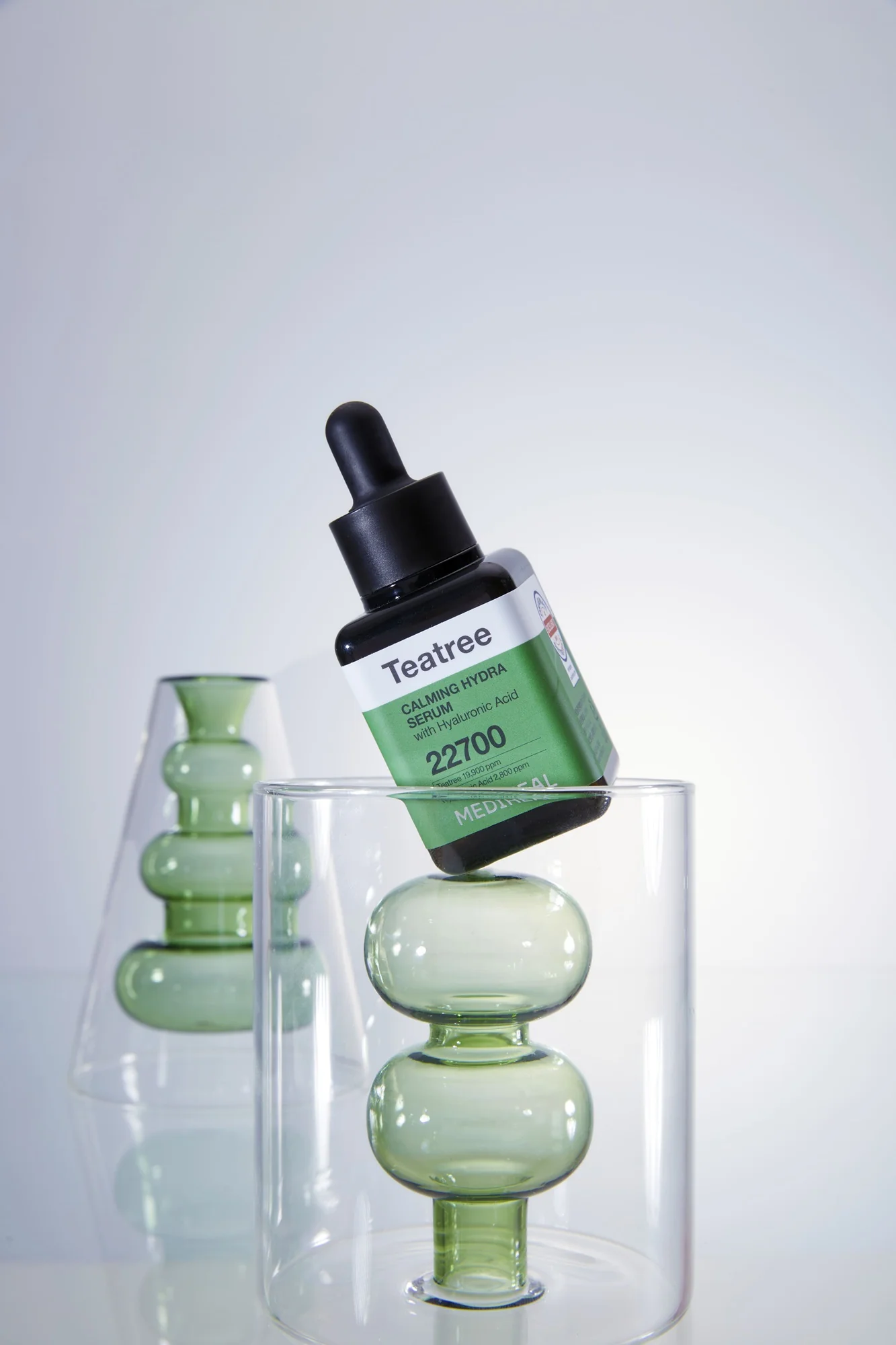 Mediheal Teatree Calming Hydra Serum nawilżająco-kojące serum do twarzy, 40 ml