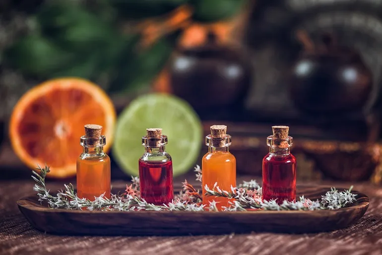 Jak zrobić domowe perfumy z olejków eterycznych