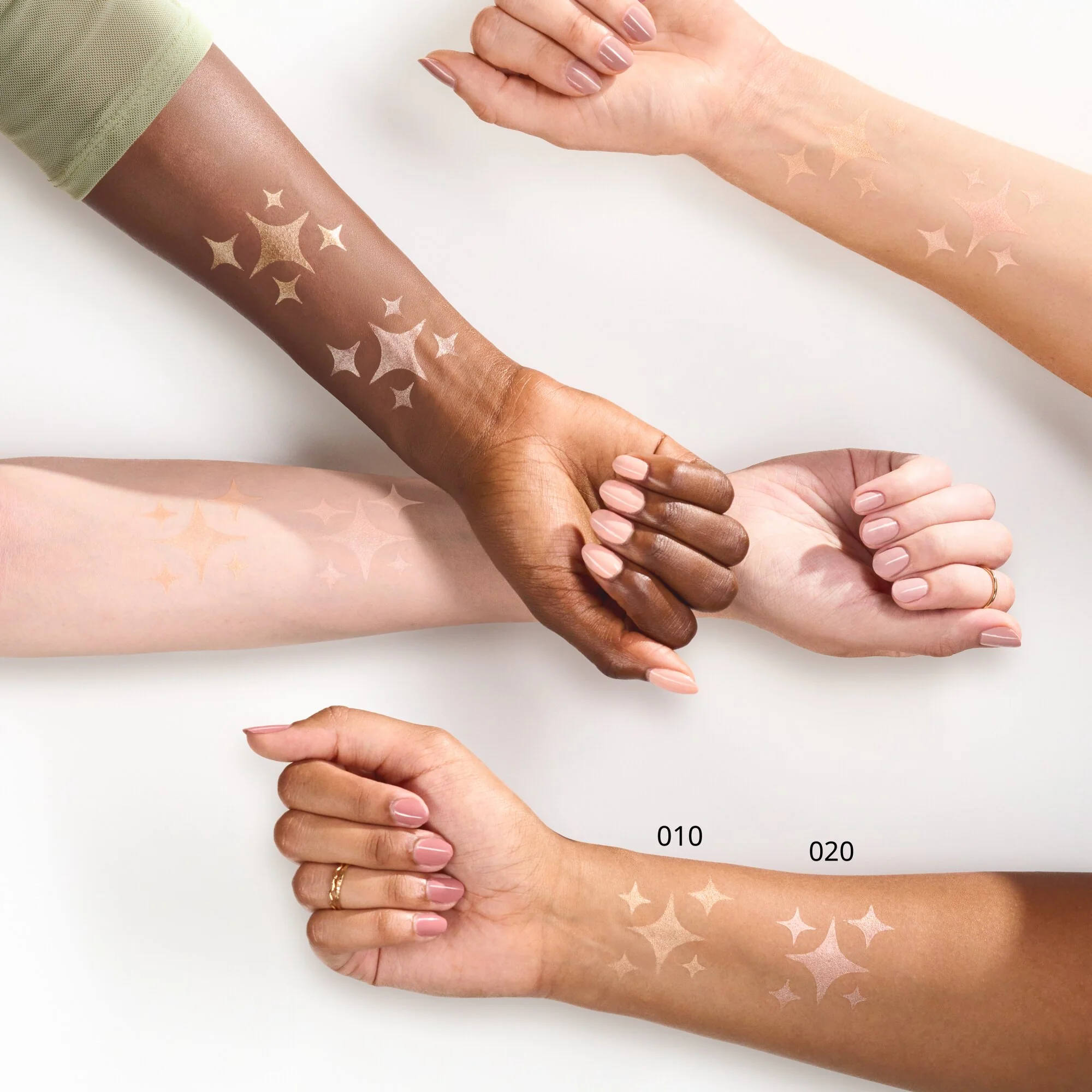 Essence Baby Got Glow rozświetlacz w sztyfcie 10 Golden Aura, 5,5 g