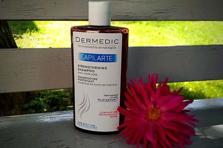 szampon wzmacniający hamujący wypadanie włosów Dermedic Caplilarte