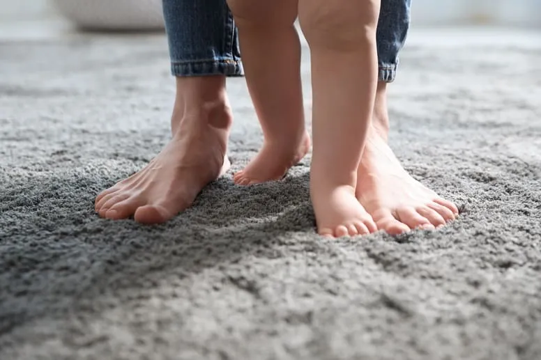 Nawilżenie skóry stóp u dziecka