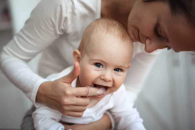 higiena jamy ustnej niemowlęcia