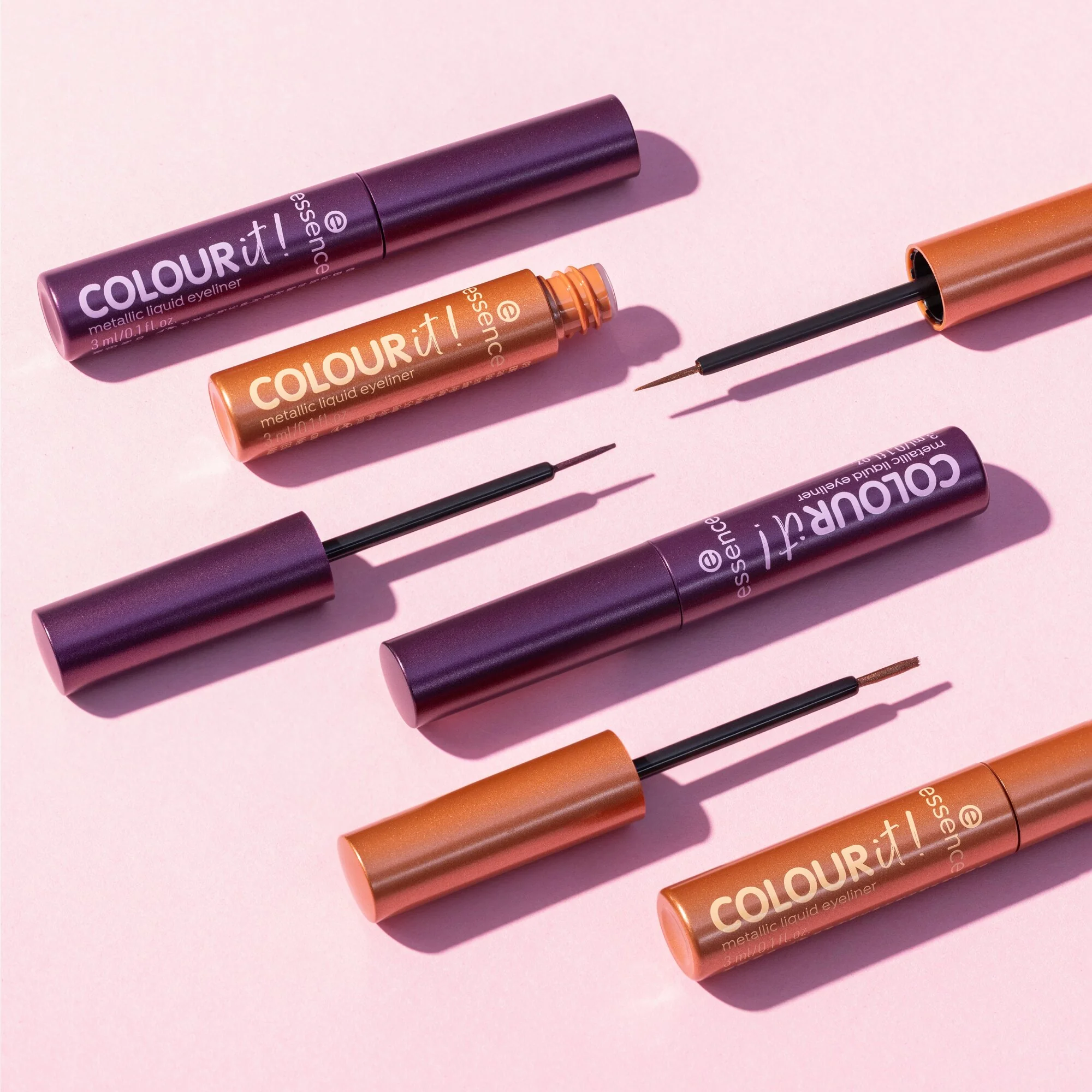 Essence Colour It! liner metaliczny w płynie 01, 3 ml