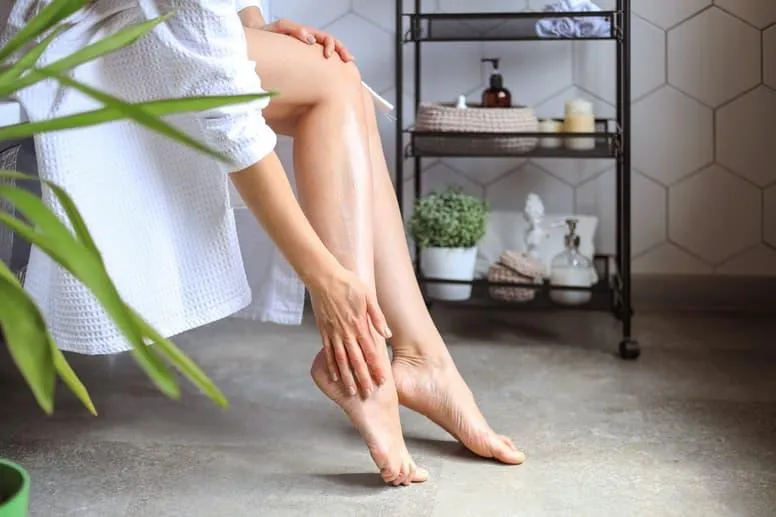 Sucha skóra na nogach – przyczyny, objawy i leczenie