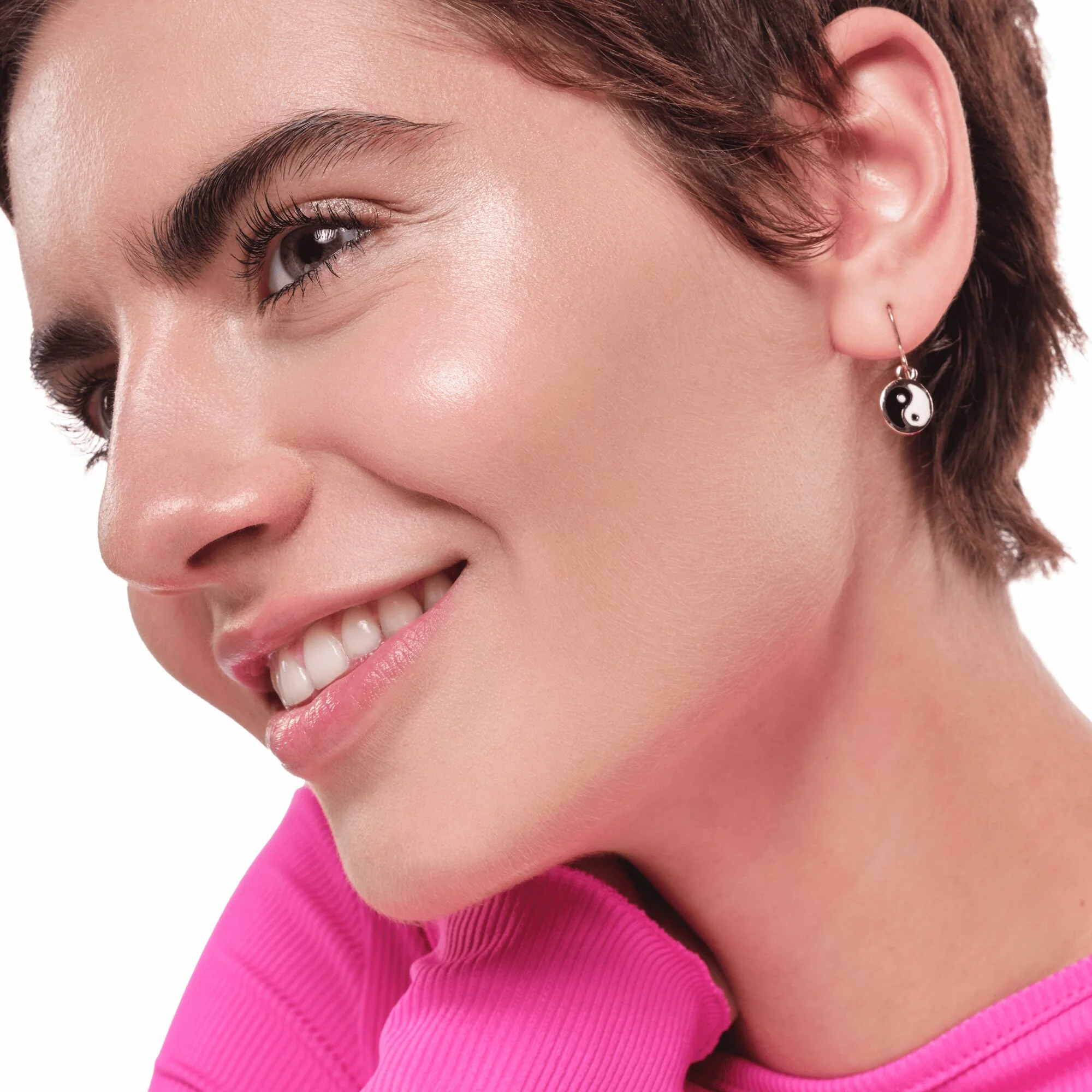Essence Soft Touch Bouncy Glow rozświetlacz do twarzy 10, 4 g